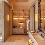 Bijal Bed & Breakfast Side