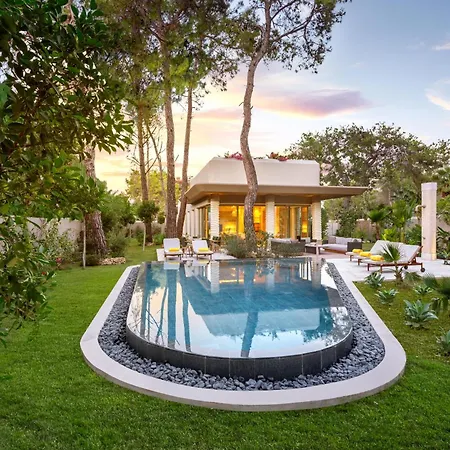 Bijal Bed & Breakfast Side